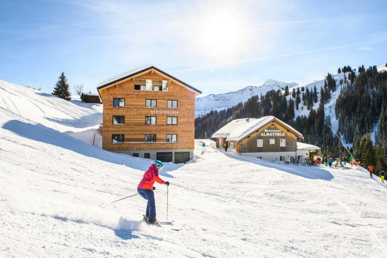 Almstueble Bergfrieden Hotel Дамулс Екстериор снимка