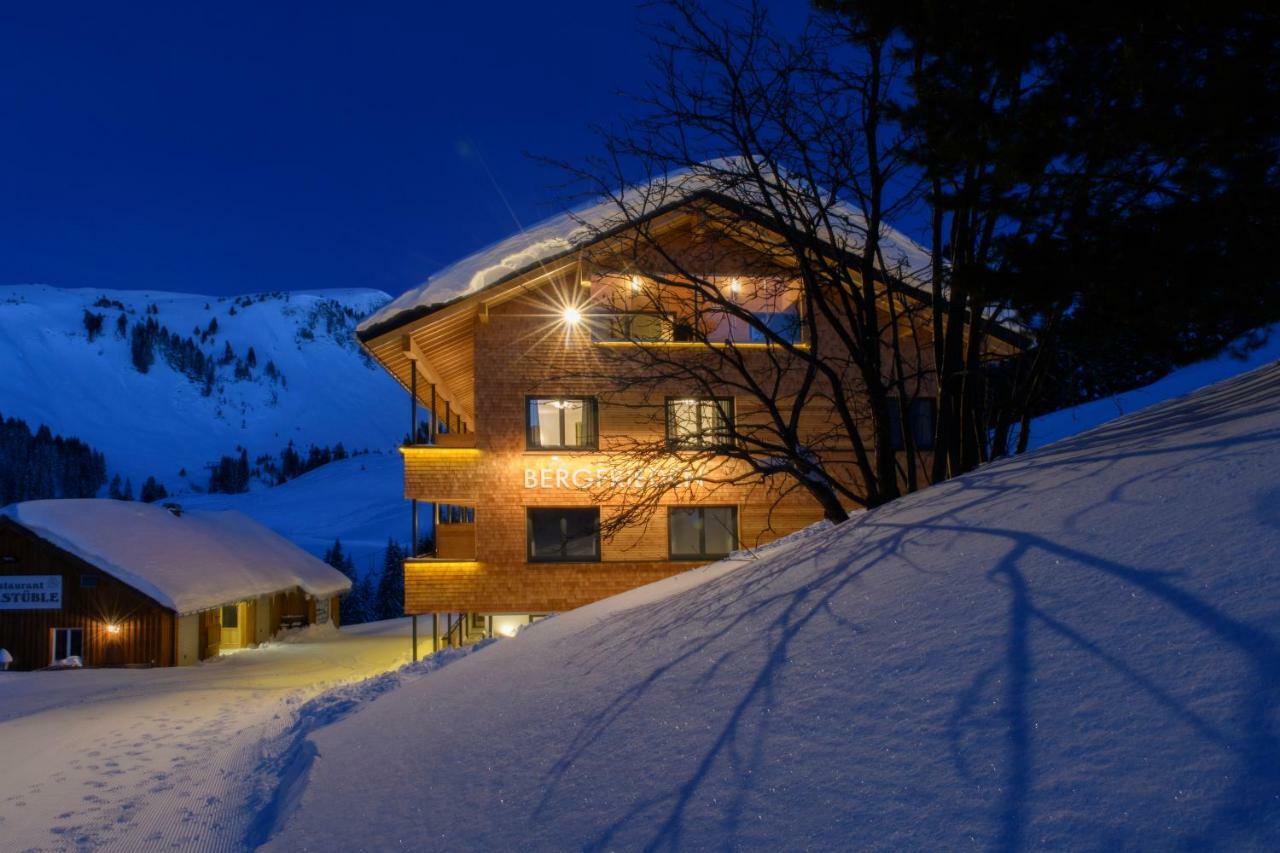 Almstueble Bergfrieden Hotel Дамулс Екстериор снимка
